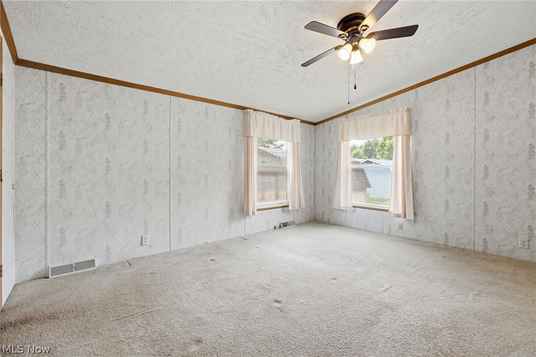 445 Pin Oak Circle Elyria OH 44035