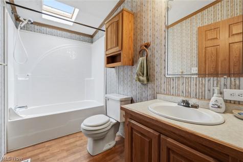 445 Pin Oak Circle Elyria OH 44035