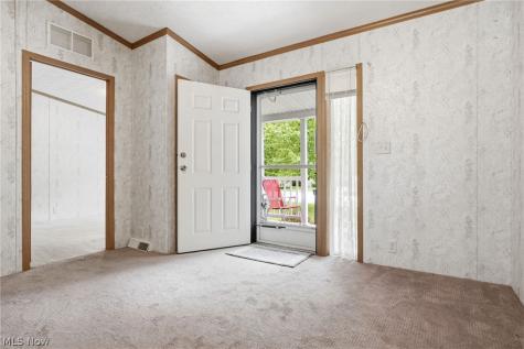 445 Pin Oak Circle Elyria OH 44035