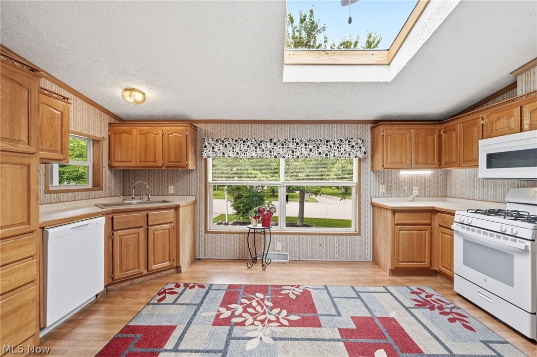 445 Pin Oak Circle Elyria OH 44035