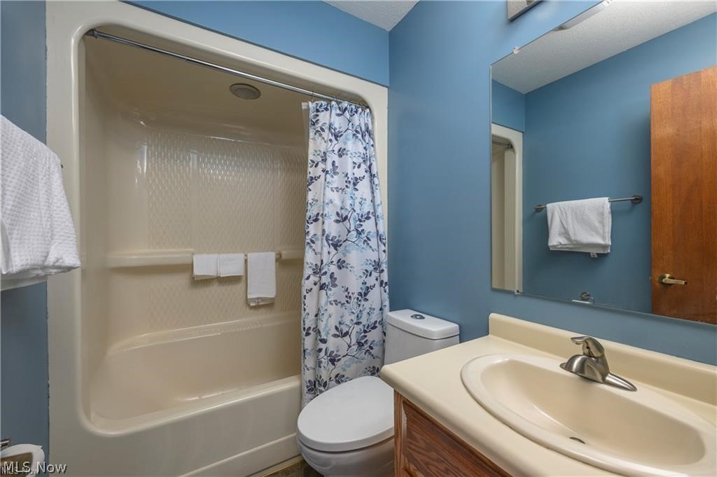 1941 Buckeye Street NE New Philadelphia OH 44663