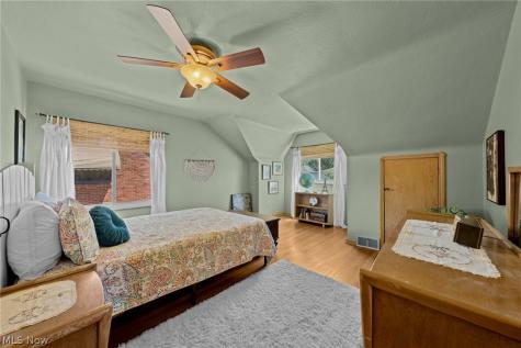 6110 Hollywood Drive Parma OH 44129
