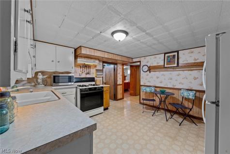6110 Hollywood Drive Parma OH 44129