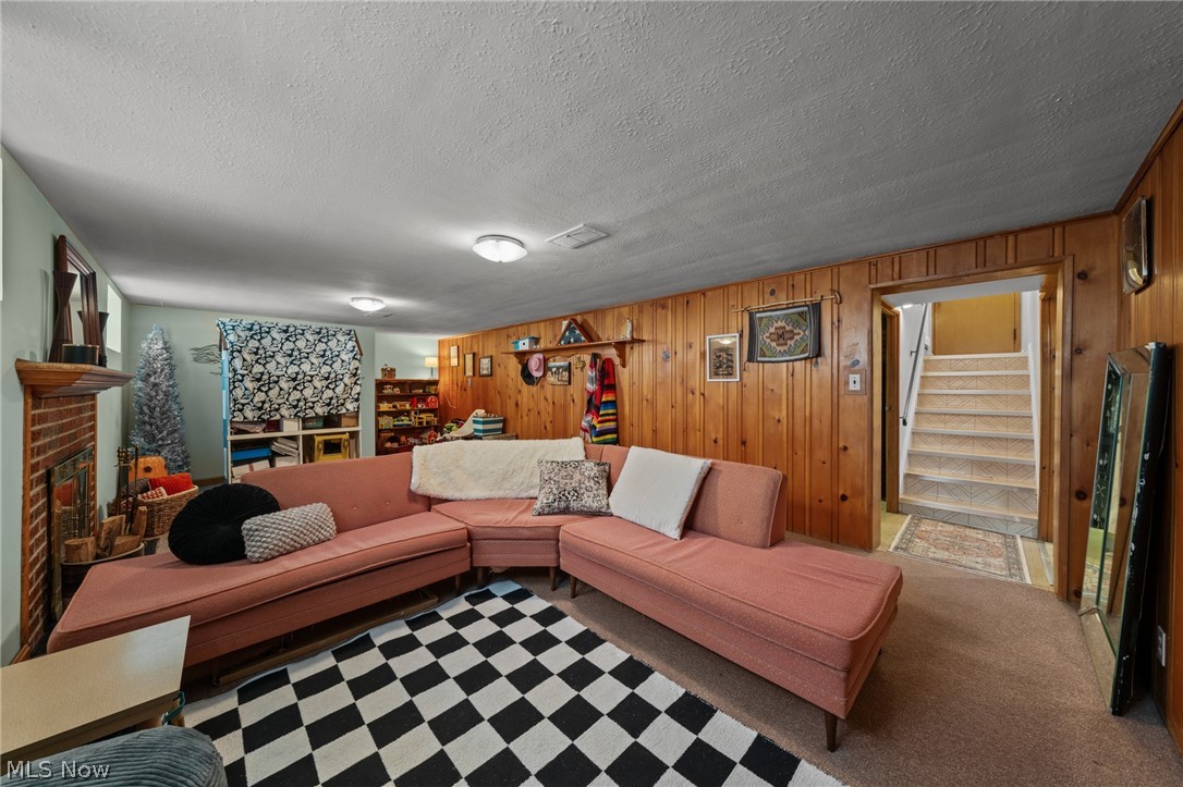6110 Hollywood Drive Parma OH 44129