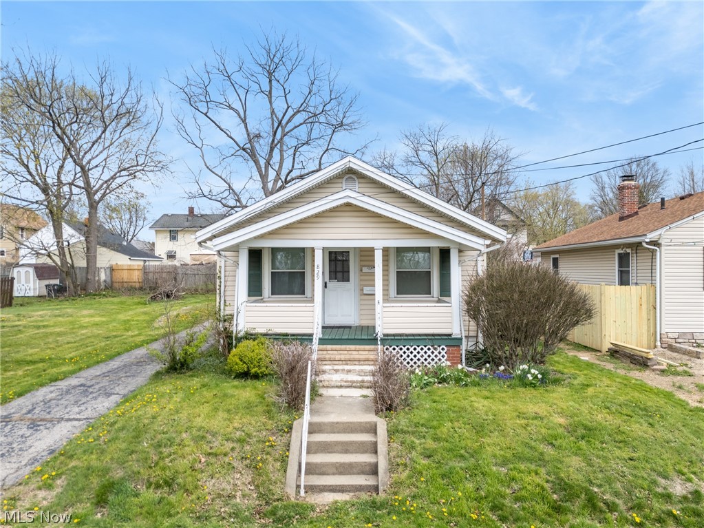 829 Indian Trail Akron OH 44314
