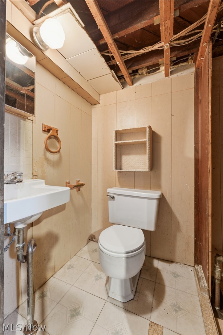 829 Indian Trail Akron OH 44314