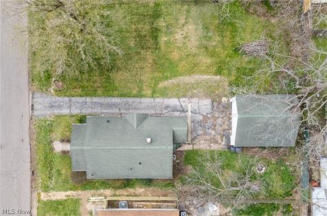 829 Indian Trail Akron OH 44314