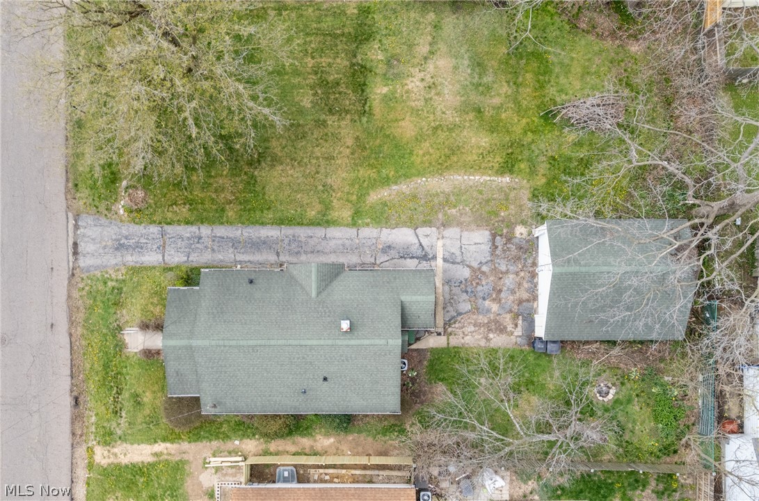 829 Indian Trail Akron OH 44314