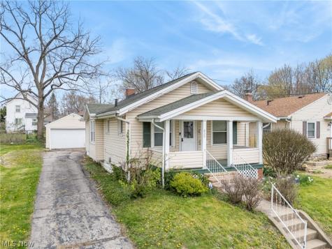 829 Indian Trail Akron OH 44314