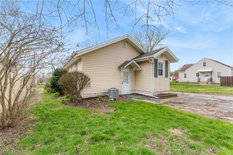 829 Indian Trail Akron OH 44314