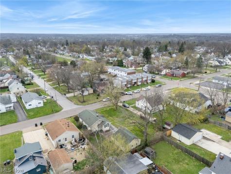 829 Indian Trail Akron OH 44314
