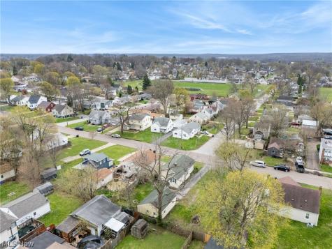 829 Indian Trail Akron OH 44314