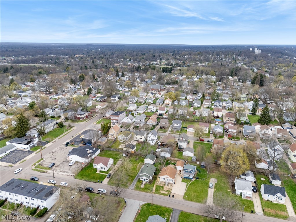 829 Indian Trail Akron OH 44314