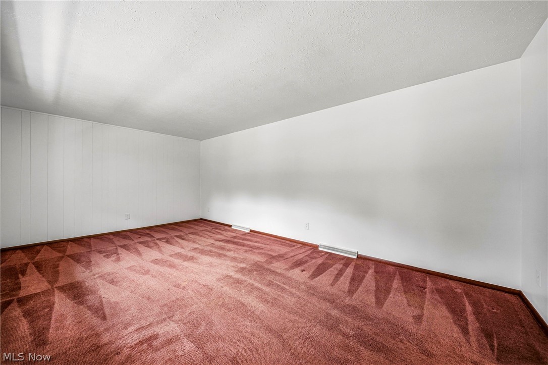 20 Cortland Circle Geneva OH 44041