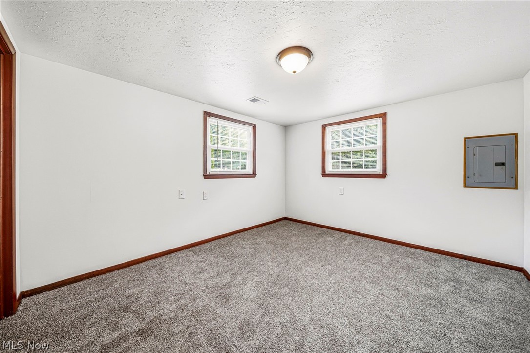 20 Cortland Circle Geneva OH 44041