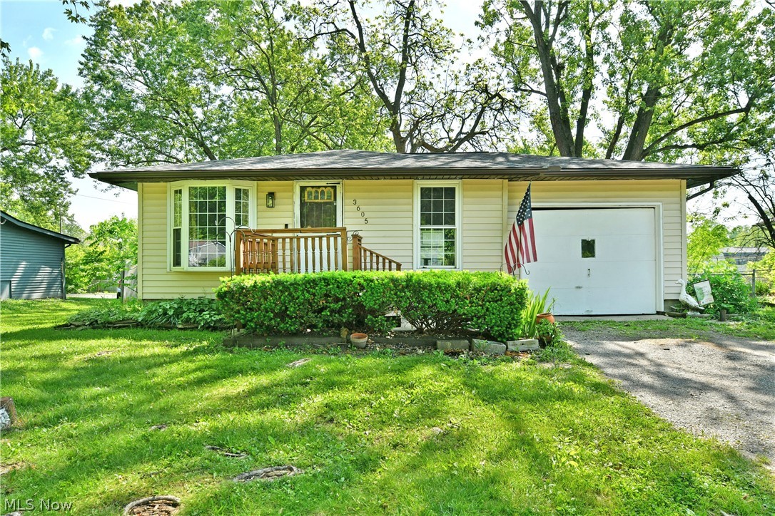 3605 Boston Avenue SE Warren OH 44484