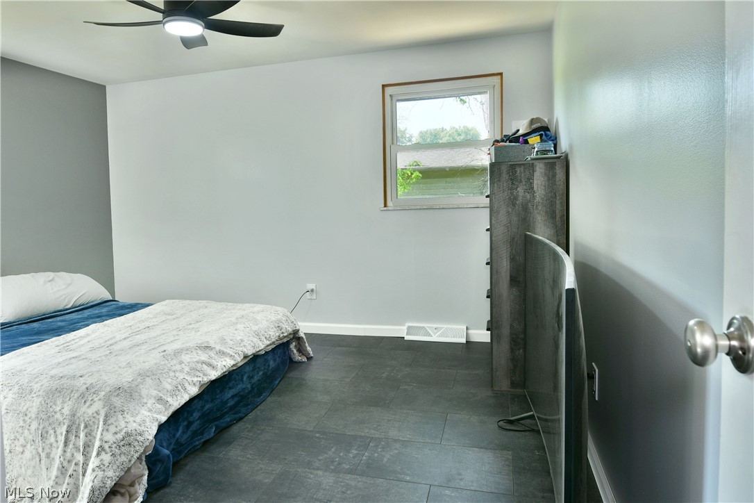 3605 Boston Avenue SE Warren OH 44484