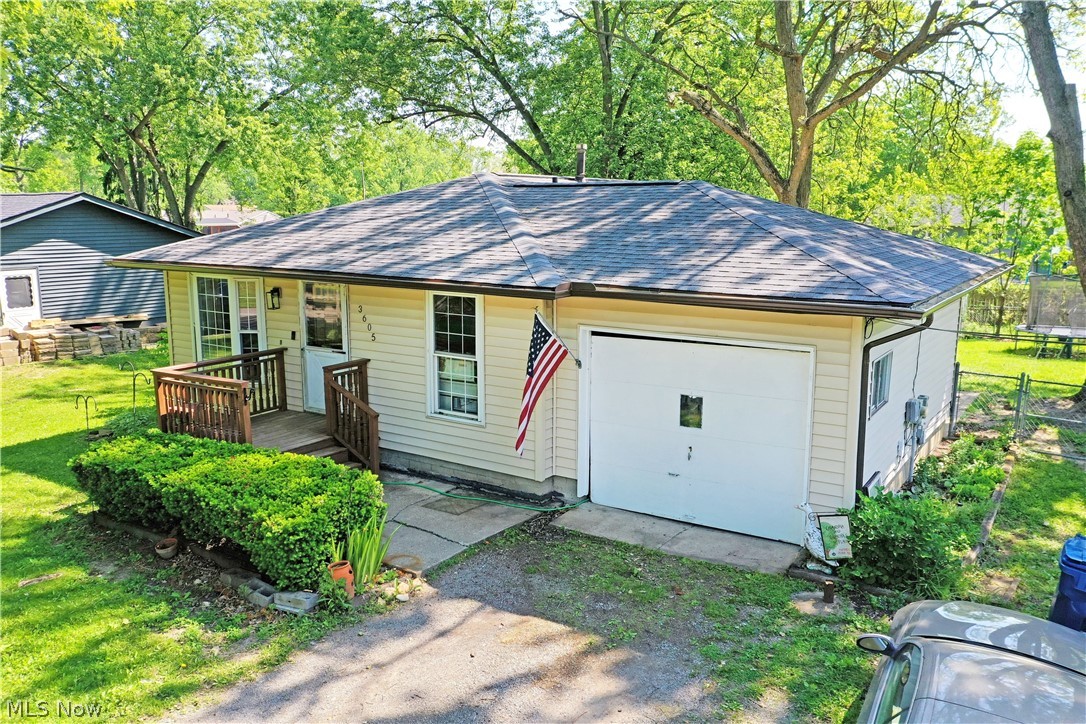 3605 Boston Avenue SE Warren OH 44484