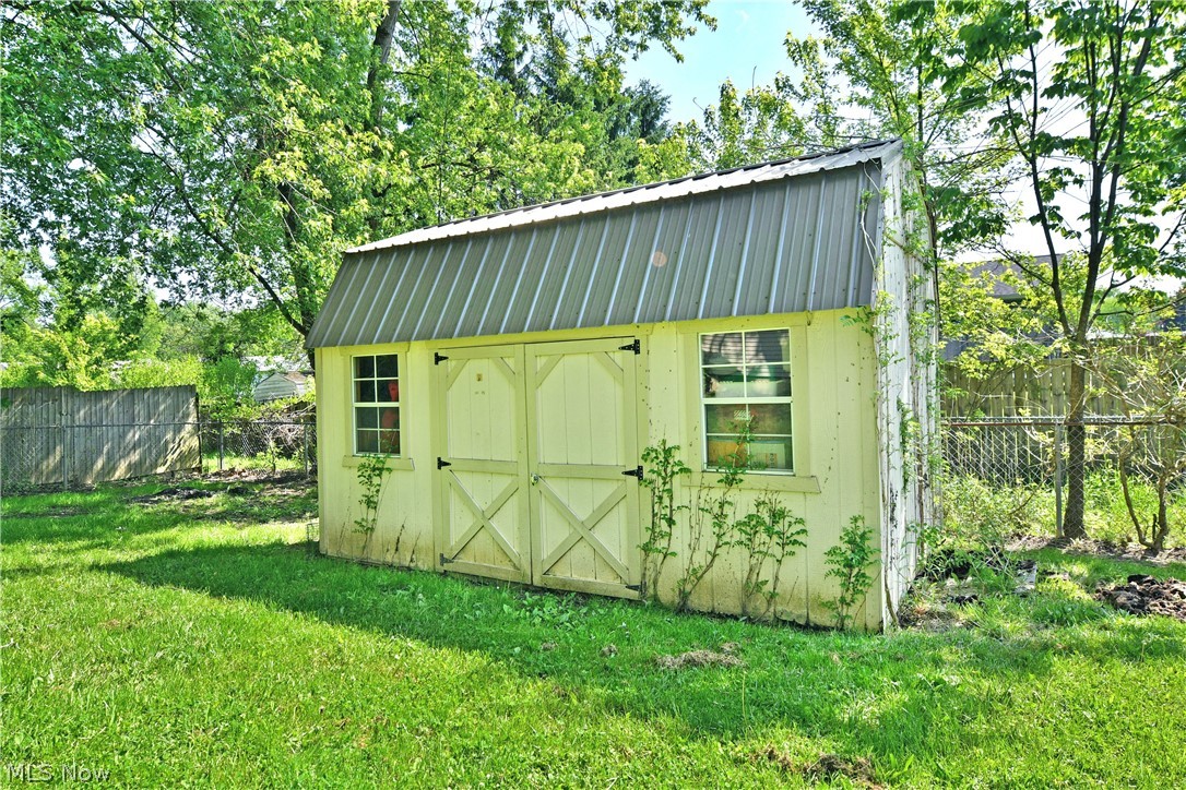 3605 Boston Avenue SE Warren OH 44484