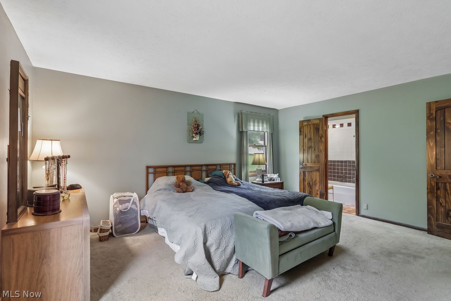 14380 Caves Road Novelty OH 44072