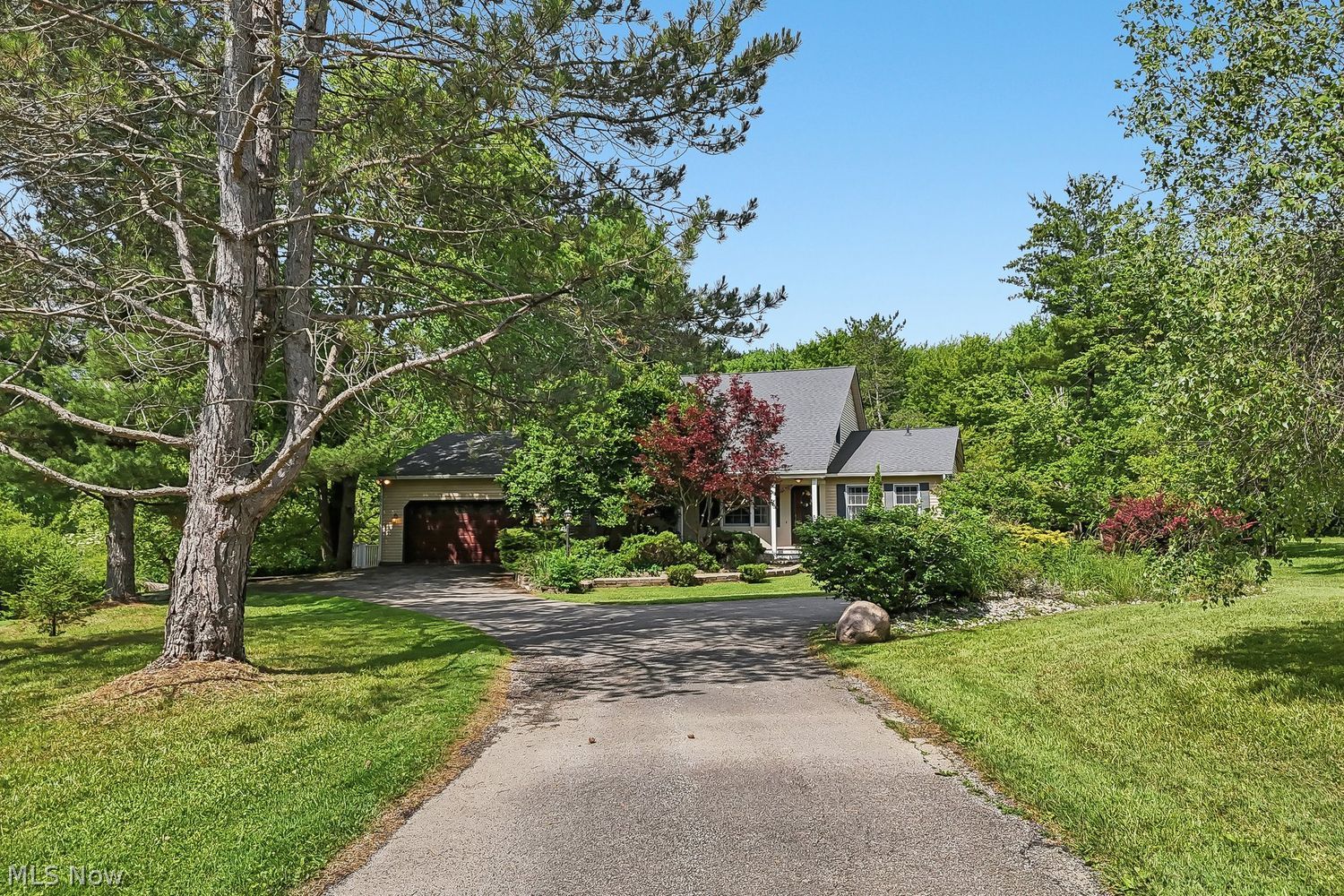 14380 Caves Road Novelty OH 44072
