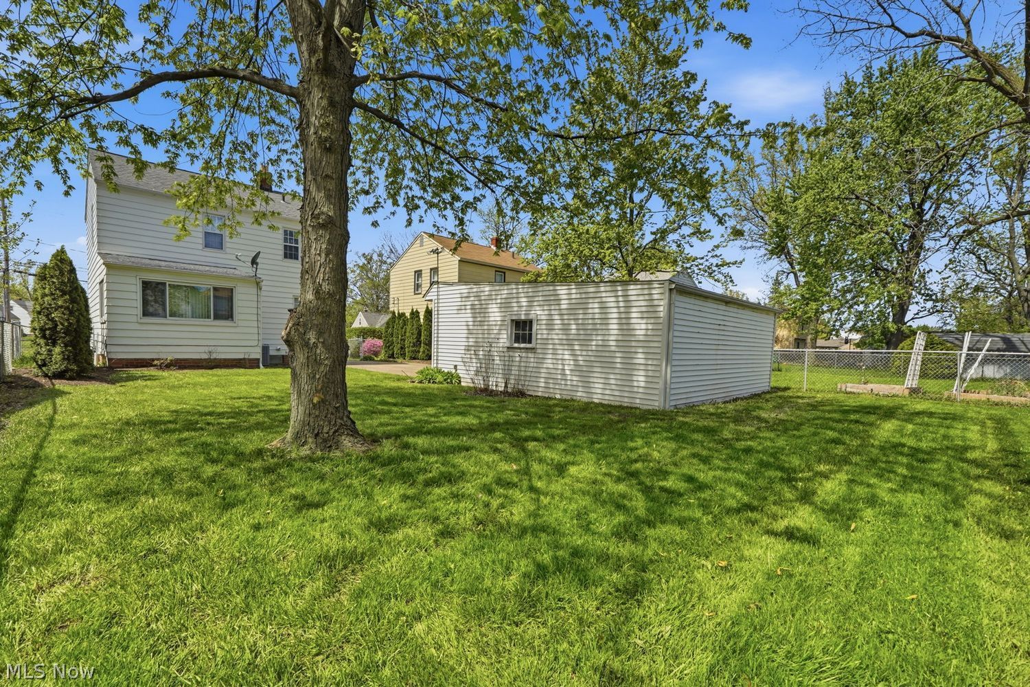 489 E 305th Street Willowick OH 44095