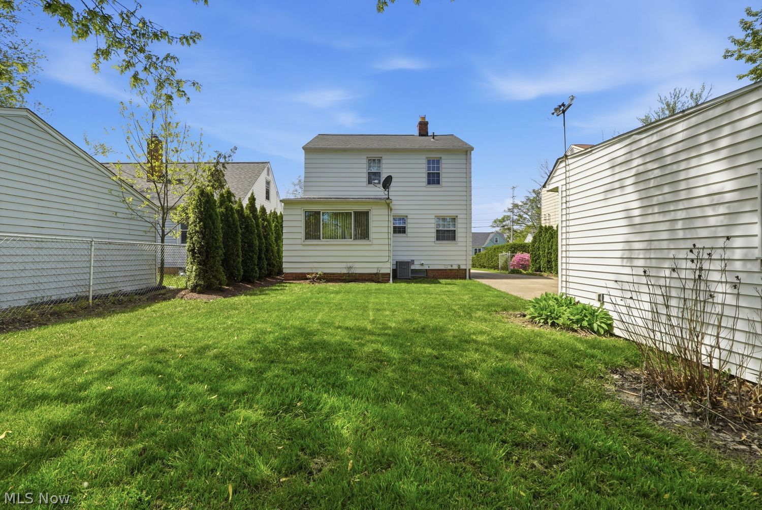 489 E 305th Street Willowick OH 44095