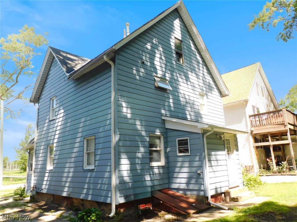 448 Harbor Street Conneaut OH 44030