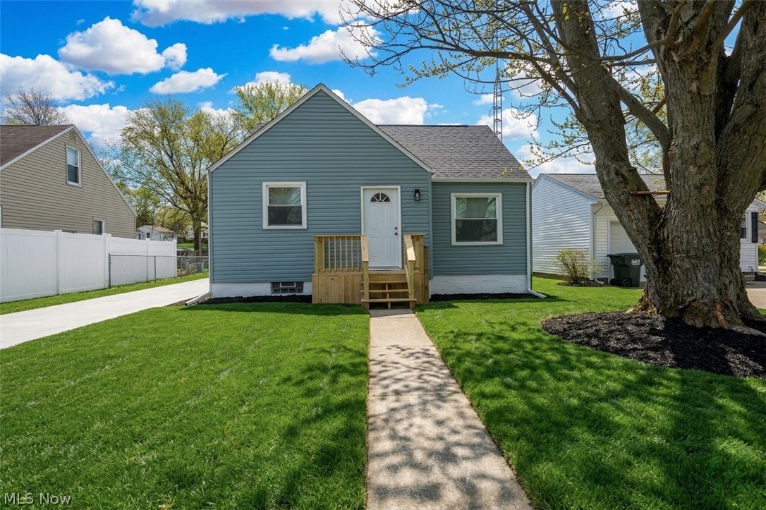 2212 Amherst Avenue NW Massillon OH 44646