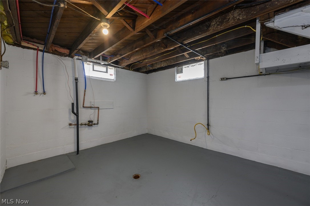 2212 Amherst Avenue NW Massillon OH 44646