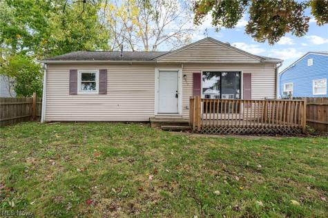 2012 Endrow Avenue NE Canton OH 44705