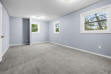 2012 Endrow Avenue NE Canton OH 44705