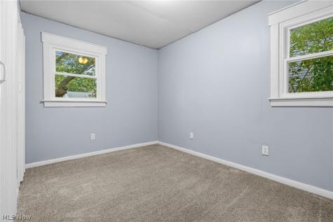 2012 Endrow Avenue NE Canton OH 44705
