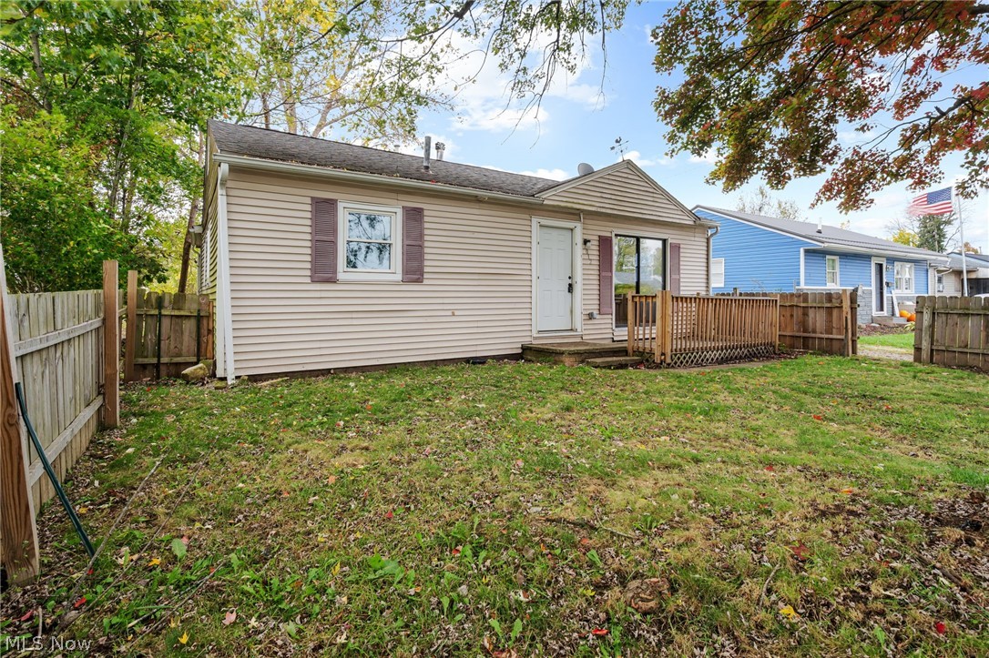 2012 Endrow Avenue NE Canton OH 44705
