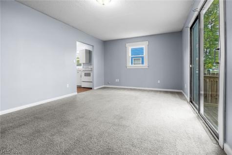 2012 Endrow Avenue NE Canton OH 44705