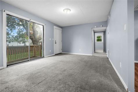 2012 Endrow Avenue NE Canton OH 44705