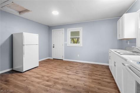 2012 Endrow Avenue NE Canton OH 44705