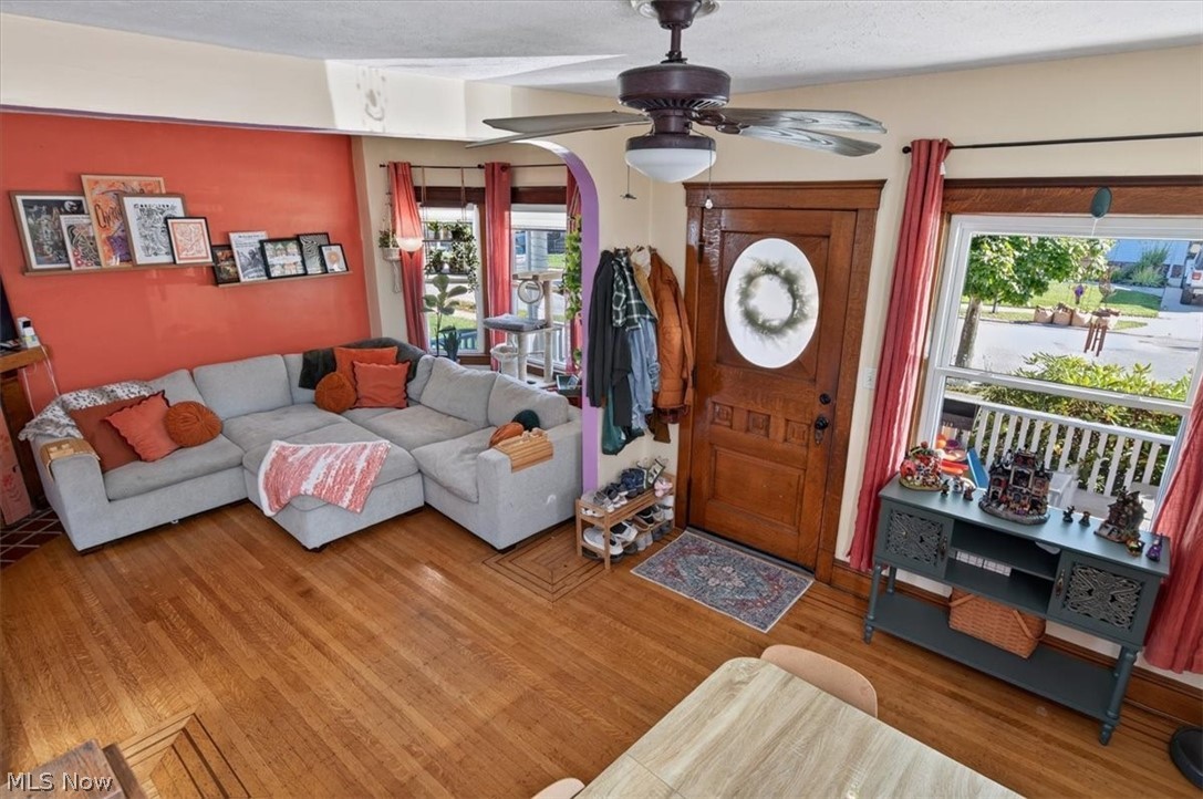 1528 Lauderdale Avenue Lakewood OH 44107