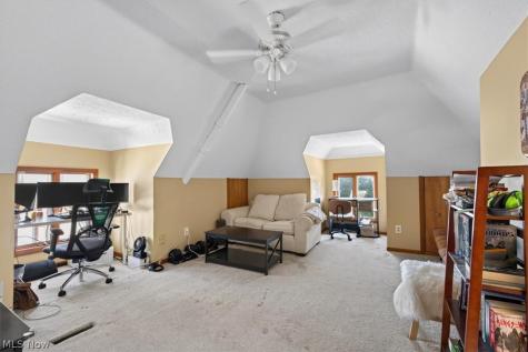 1528 Lauderdale Avenue Lakewood OH 44107