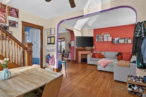 1528 Lauderdale Avenue Lakewood OH 44107