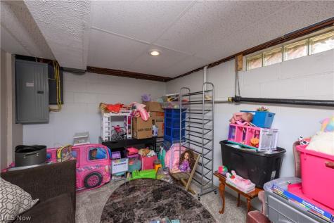 2380 Perry Drive SW Canton OH 44706