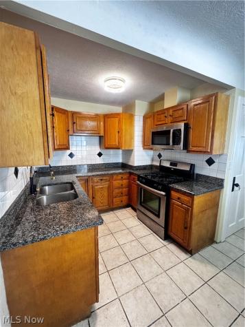 11801 Kensington Avenue Cleveland OH 44111