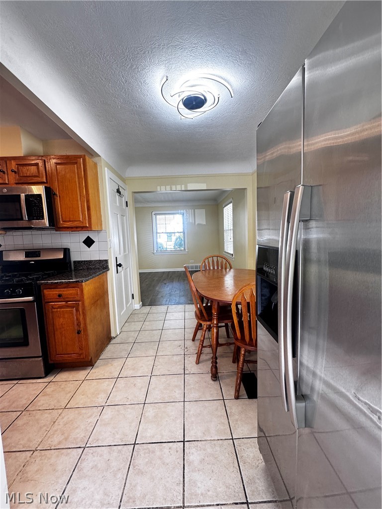 11801 Kensington Avenue Cleveland OH 44111