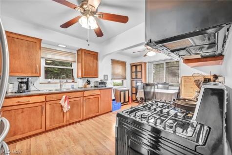 6284 Holburn Road Parma OH 44129