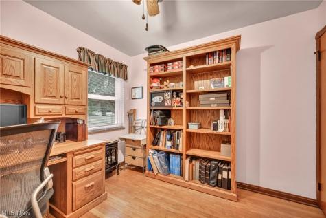6284 Holburn Road Parma OH 44129