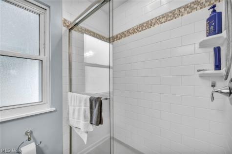 6284 Holburn Road Parma OH 44129
