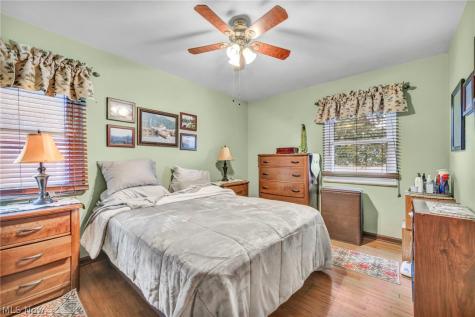 6284 Holburn Road Parma OH 44129