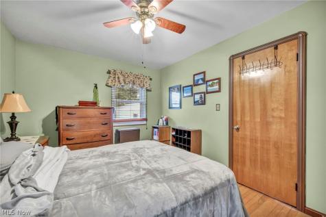 6284 Holburn Road Parma OH 44129