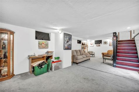 6284 Holburn Road Parma OH 44129
