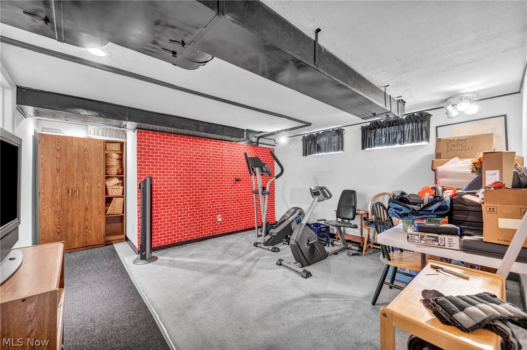 6284 Holburn Road Parma OH 44129